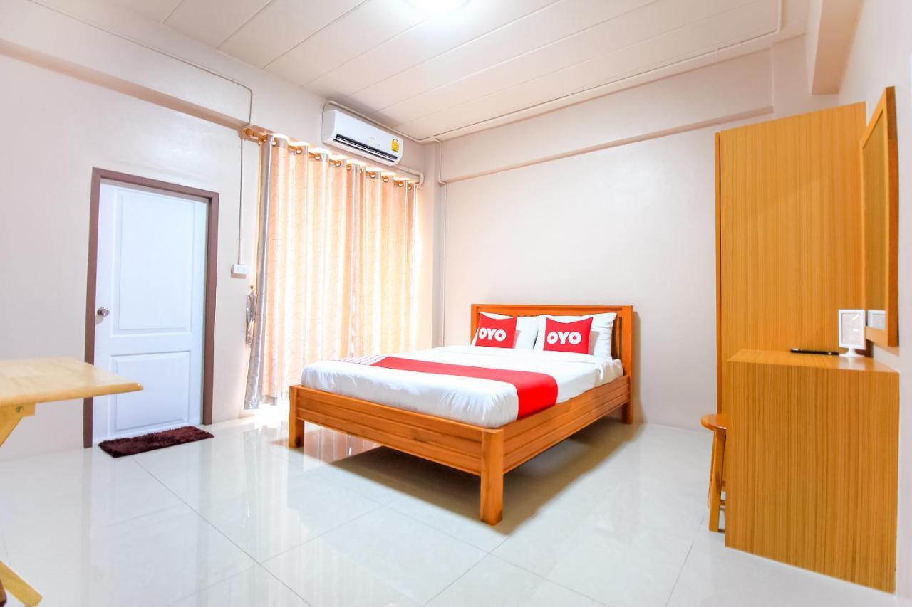 Hotel OYO 349 Aroonrung House Ban Bang Phai Exterior foto